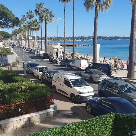 Pieds Dans L'eau Апартаменты Антиб